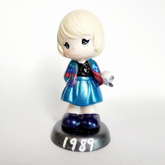 Taylor Swift 1989 World Tour Inspired Altered Moments Figurine